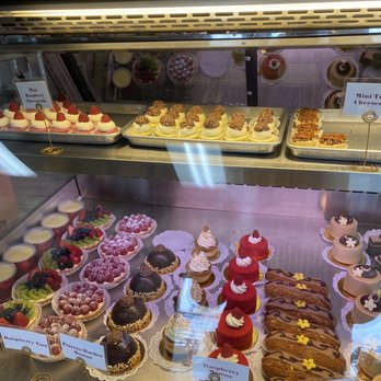 Baklovah Bakery - Desserts Near Me - San Antonio, Texas