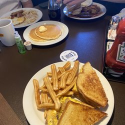 Denny's - Crossroads