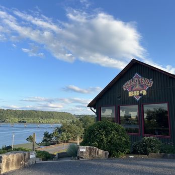 Skeeter's BBQ - Beautiful view - Barbeque Near Me - Shamokin Dam, Pennsylvania