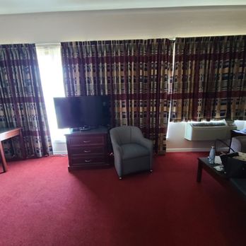 Port Augusta Inn & Suites - Living area - Hotels Near Me - Comox, British Columbia Port Augusta Inn & Suites - Living area - Hotels Near Me - Comox, British Columbia