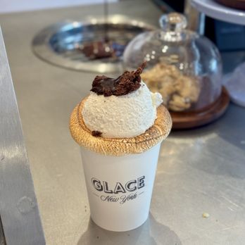 Glace - Brownie sundae hot chocolate - Ice Cream & Frozen Yogurt Near Me - New York, New York Glace - Brownie sundae hot chocolate - Ice Cream & Frozen Yogurt Near Me - New York, New York