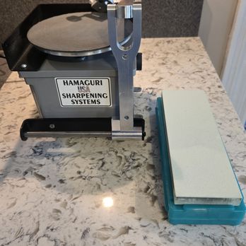 Simply Sharp - Flate hone sharpening system with a 2000 grit ceramic stone - Knife Sharpening Near Me - Arlington, Massachusetts Simply Sharp - Flate hone sharpening system with a 2000 grit ceramic stone - Knife Sharpening Near Me - Arlington, Massachusetts
