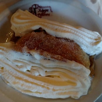 Adega do Pimenta - Strudel com creme. - Beer, Wine & Spirits Near Me - Rio de Janeiro, RJ Adega do Pimenta - Strudel com creme. - Beer, Wine & Spirits Near Me - Rio de Janeiro, RJ