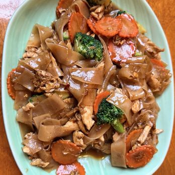 Thai Blossom - Pad see ew - Thai Near Me - Winter Garden, Florida