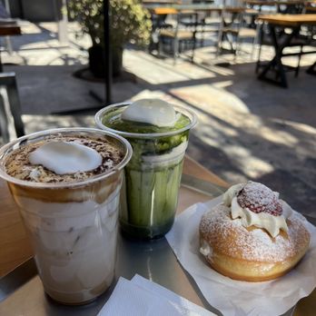 Memorylook - Caramel Einspanner, Matcha Einspanner, Strawberry Cream Donut - Coffee & Tea Near Me - Los Angeles, California Memorylook - Caramel Einspanner, Matcha Einspanner, Strawberry Cream Donut - Coffee & Tea Near Me - Los Angeles, California