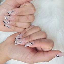 Diva Nails