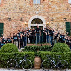 Our guides get to know you and put their spirit of spontaneity to work making unscheduled stops when there's something you simply must see.