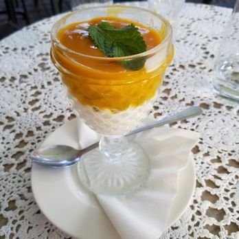 Restauracja Ester - Coconut malabi with mango - Polish Near Me - Kraków, Massachusetts