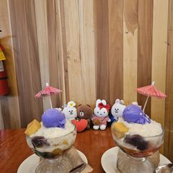Max's Restaurant - Dillingham - Halohalo (dessert) was refreshing!