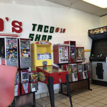 Robertitos Mexican Food - Let me borrow a quarter - Mexican Near Me - Fallbrook, California Robertitos Mexican Food - Let me borrow a quarter - Mexican Near Me - Fallbrook, California