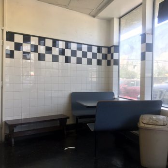 Douggy Fresh Pizza - Inside - Pizza Near Me - Fresno, California