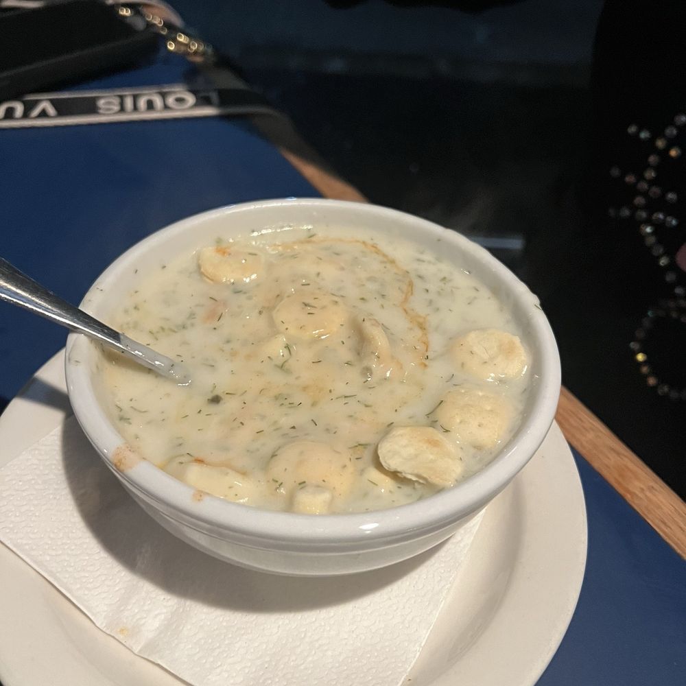 Boston Sail Loft - Clam chowder out of this world - Bars Near Me - Boston, Massachusetts