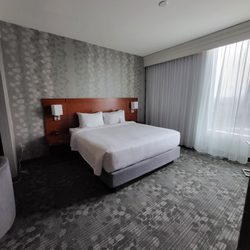 Courtyard by Marriott Ottawa East - Room 1207