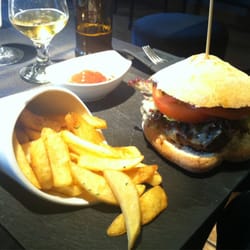 Iriarte Jauregia - Iberico burger from the hotel bar