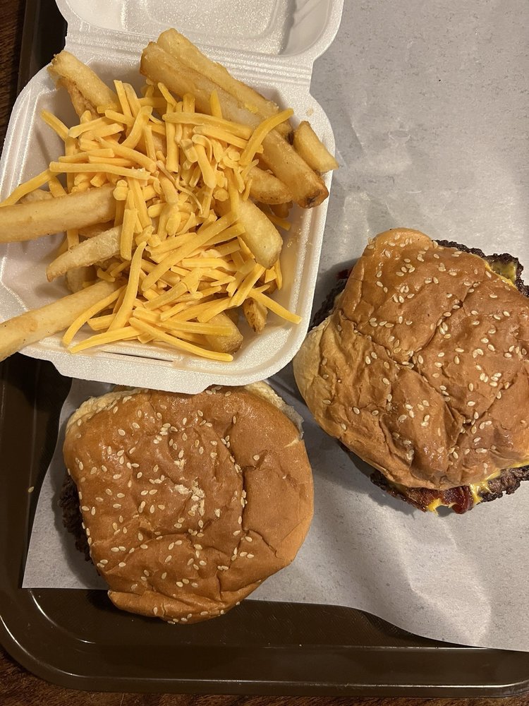 JUICY’S GIANT HAMBURGERS Updated October 2024 133 Photos & 166