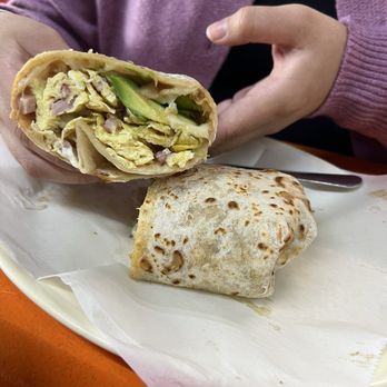 Taqueria Emmanuel - Breakfast burrito - Seafood Near Me - Baytown, Texas