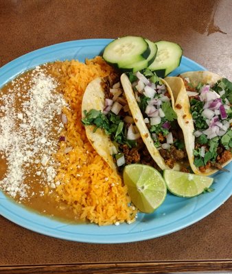 Tres Hermanos by null