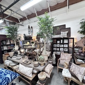 Mixt. Fine Things - Pillows,frames, bowls, pictures, candles, rugs and  decorations - Antiques Near Me - Agoura Hills, California