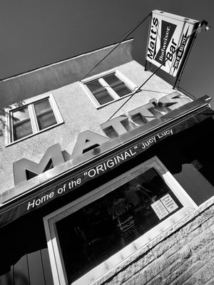 Matt's Bar and Grill by null