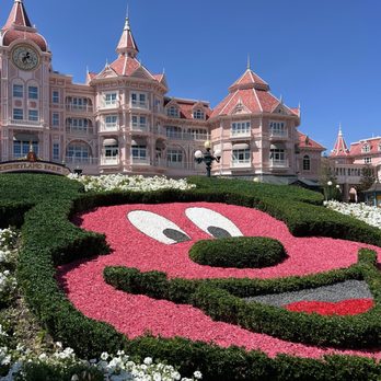 Disneyland Paris - Front entrance - Amusement Parks Near Me Disneyland Paris - Front entrance - Amusement Parks Near Me