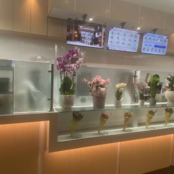 Tswirl Crepe - Stand decor - Creperies Near Me - Arlington, Virginia