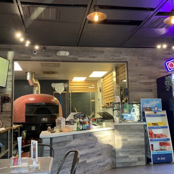 La Rossa Pizzeria - Inside - Pizza Near Me - Boca Raton, Florida