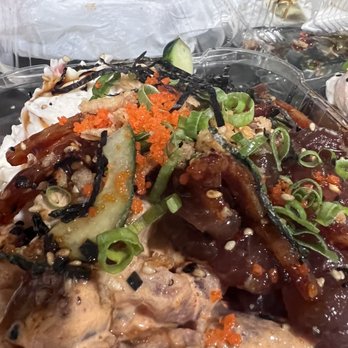 Bakudan Poke - Poke bowl. Sushi rice, spicy ahi, ginger soy, crab salad, taegu, unagi drizzle, cucumber and taegu - Poke Near Me - Honolulu, Hawaii Bakudan Poke - Poke bowl. Sushi rice, spicy ahi, ginger soy, crab salad, taegu, unagi drizzle, cucumber and taegu - Poke Near Me - Honolulu, Hawaii