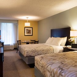 Navy Lodge Bangor - Our standard 2 queen bedrooms are spacious, pet friendly, and include a kitchenette as well as AC.