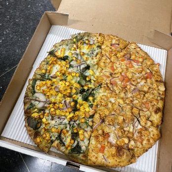 Curry Pizza House - half 'n' half pizza (large, palak paneer, butter chicken) - Pizza Near Me - Berkeley, California Curry Pizza House - half 'n' half pizza (large, palak paneer, butter chicken) - Pizza Near Me - Berkeley, California