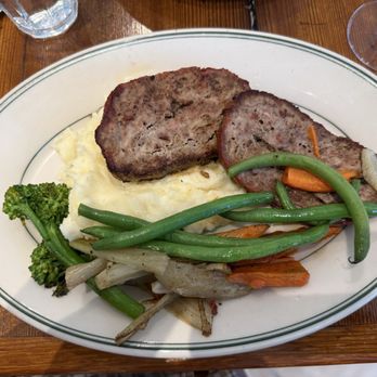 Willow Wood Market Cafe - Willow Wood Market's Meatloaf - Breakfast & Brunch Near Me - Graton, California