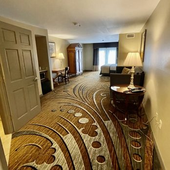 Hotel 27 - Deluxe King Suite - Hotels Near Me - Greenville, Mississippi Hotel 27 - Deluxe King Suite - Hotels Near Me - Greenville, Mississippi