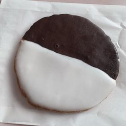 Black and White Cookie Black and White Cookie