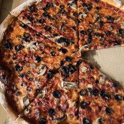 Mano's Pizza - BURNT PIZZA!!!!