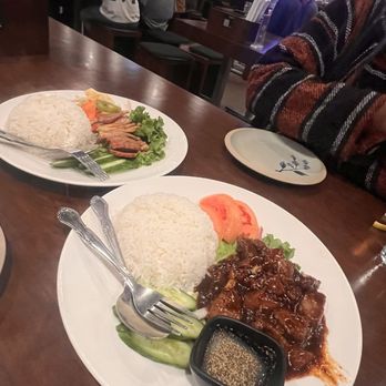 Capital Noodle Bar - Barbecue pork rice and filet mignon cubes rice - Noodles Near Me - Costa Mesa, California Capital Noodle Bar - Barbecue pork rice and filet mignon cubes rice - Noodles Near Me - Costa Mesa, California