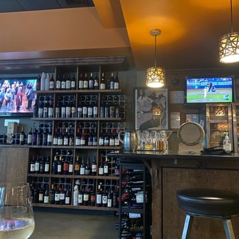 Nosh Wine Lounge - Wine Bars Near Me - Omaha, Nebraska