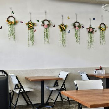 Lucky Box Restaurant - Decor - Chinese Near Me - Honolulu, Hawaii
