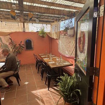 Emmy's Spaghetti Shack - Patio - Italian Near Me - San Francisco, California Emmy's Spaghetti Shack - Patio - Italian Near Me - San Francisco, California
