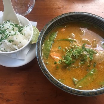 Bistro Este - Beautiful smokey but light Sweet Potato curry with Jasmine rice. - Bistros Near Me - Belfast, BFS