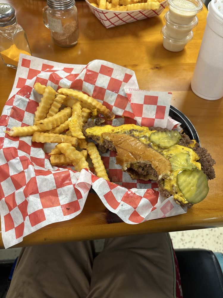 Pikeville Store Logo