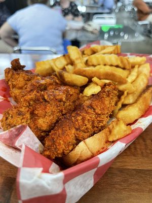 Lilly's Hot Chicken by null