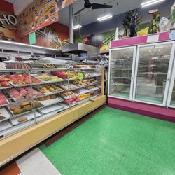 Lindsay Food Center - Fresh pan dulce