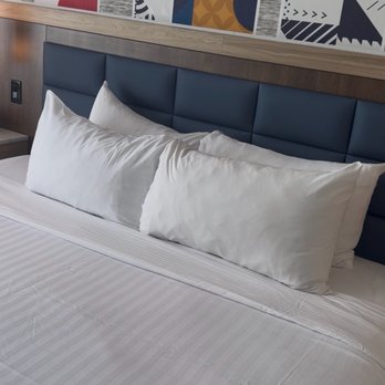 The Landing Hotel - Lumpy hard bed. - Hotels Near Me - Pittsburgh, Pennsylvania The Landing Hotel - Lumpy hard bed. - Hotels Near Me - Pittsburgh, Pennsylvania