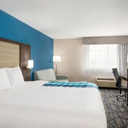 Baymont by Wyndham Blackwell I-35 - Guest room