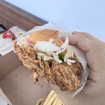 The Win-Dow Long Beach - FRIED CHICKEN SANDWICH - Burgers Near Me - Long Beach, California