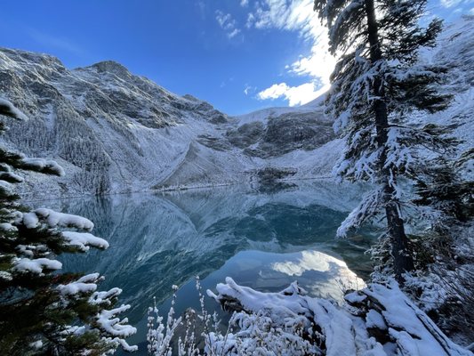 Joffre Lakes Park by null