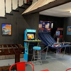 Three J's Pizza - Games