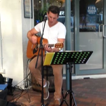 Ferntree Gully Hotel - Bars Near Me - Ferntree Gully, VIC