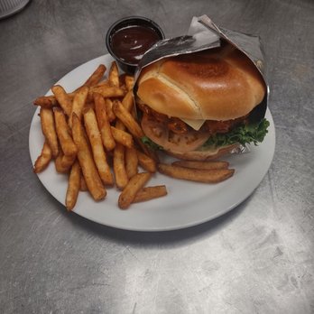 Denny's - Crispy buffalo chicken sandwich - Breakfast & Brunch Near Me - Reedley, California