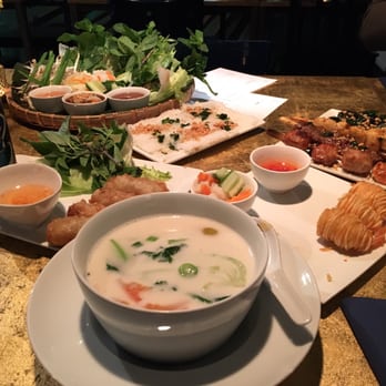 Scaramangas - Kokossuppe und die gemischte Platte für Reisröllchen für den "Selber-Roller". Alles sehr zu empfehlen! - Vietnamese Near Me - Dusseldorf, NW
