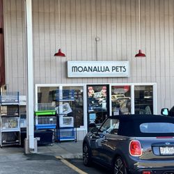 Moanalua Pets - Store front.